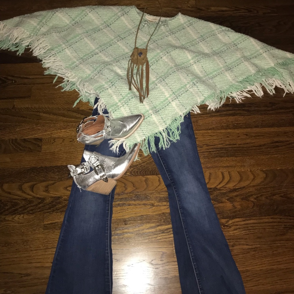 Boyne valley weavers poncho